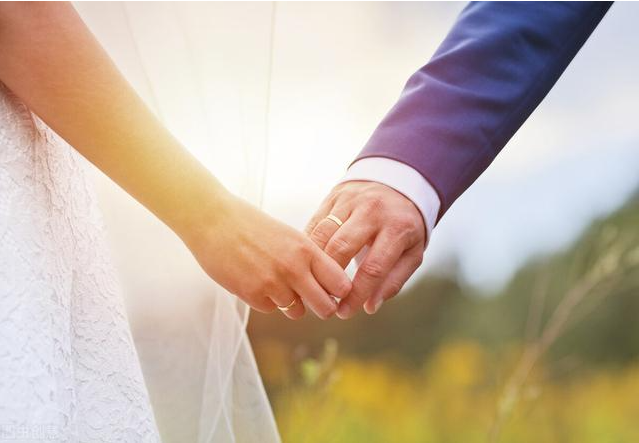 上海出轨取证：女方出轨要承担什么责任